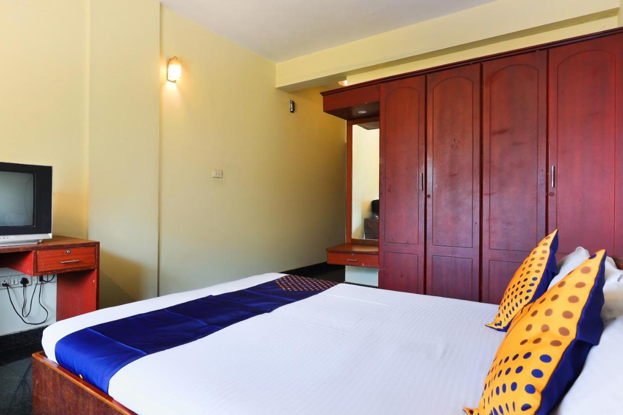 สปอต ออน 64230 คิลลี ทัวริสต์โฮม Hotel Thiruvananthapuram ภายนอก รูปภาพ