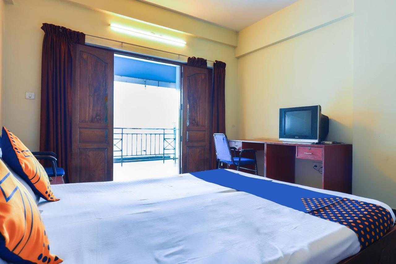 สปอต ออน 64230 คิลลี ทัวริสต์โฮม Hotel Thiruvananthapuram ภายนอก รูปภาพ