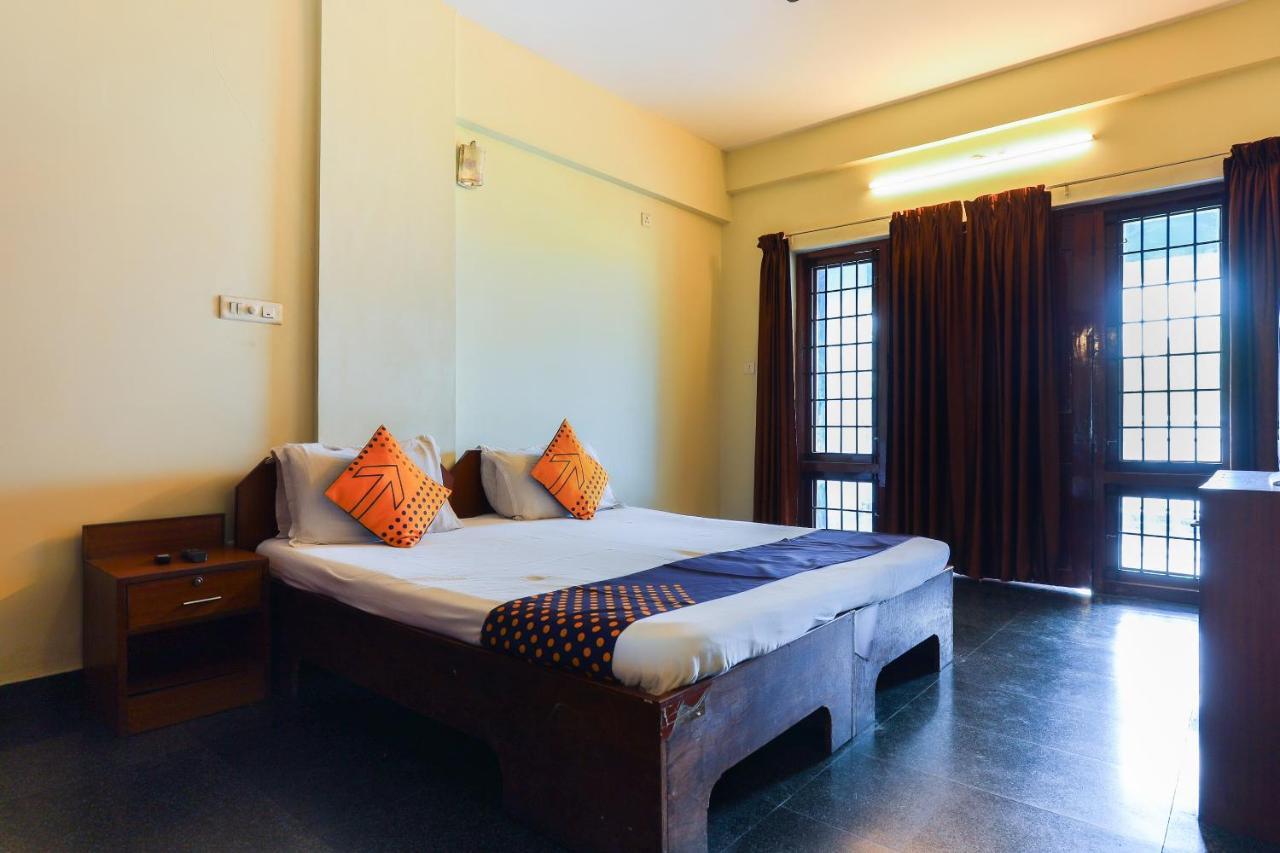 สปอต ออน 64230 คิลลี ทัวริสต์โฮม Hotel Thiruvananthapuram ภายนอก รูปภาพ