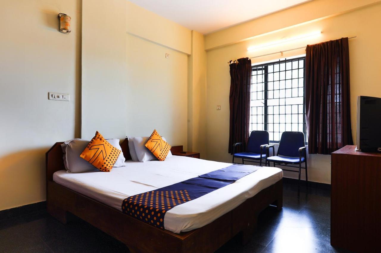 สปอต ออน 64230 คิลลี ทัวริสต์โฮม Hotel Thiruvananthapuram ภายนอก รูปภาพ