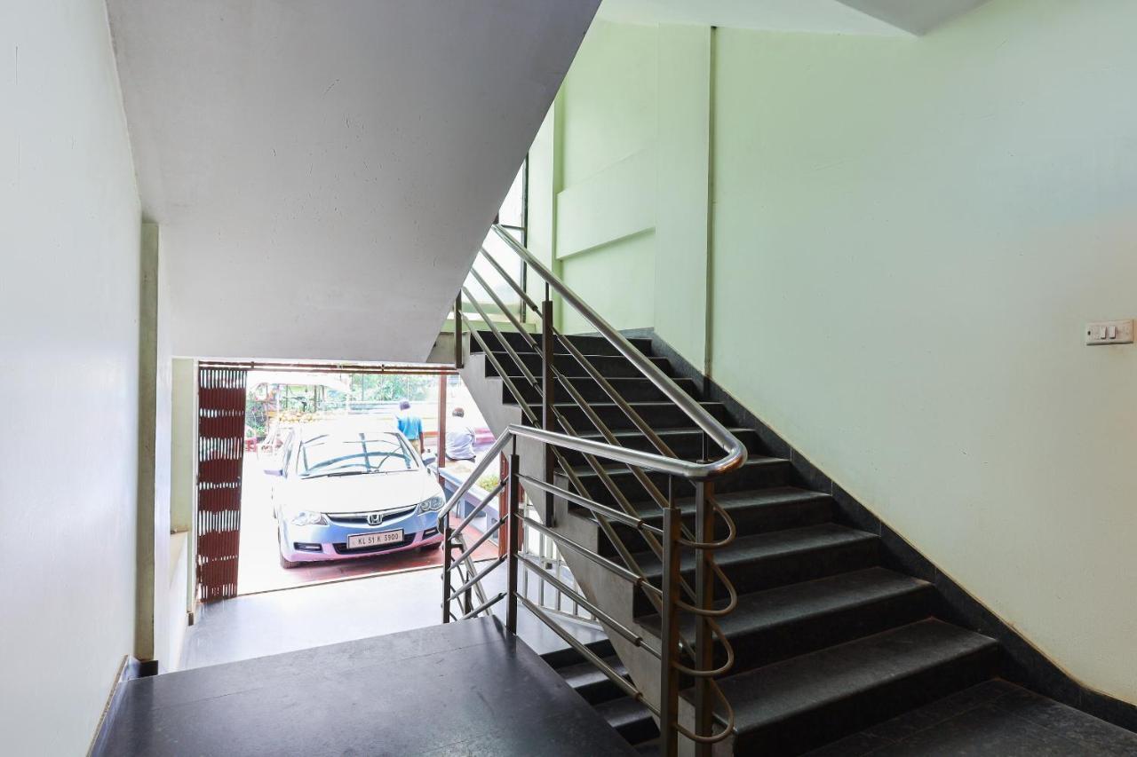 สปอต ออน 64230 คิลลี ทัวริสต์โฮม Hotel Thiruvananthapuram ภายนอก รูปภาพ